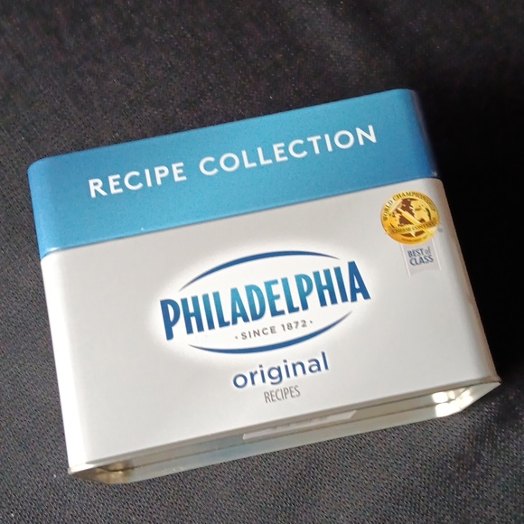 Philadelphia Cream Cheese Tin Recipe Box With Recipe Collection - Picture 1 of 10